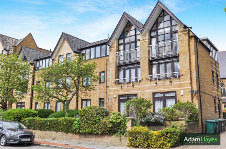 Sandringham Gardens, North Finchley