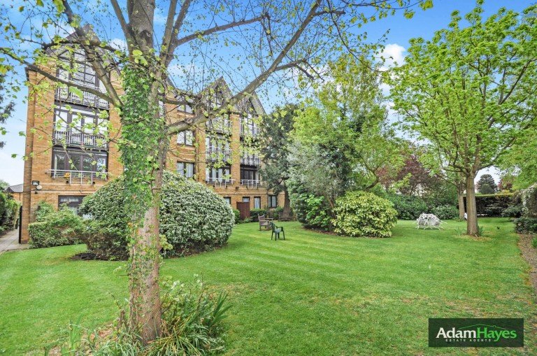 Sandringham Gardens, North Finchley