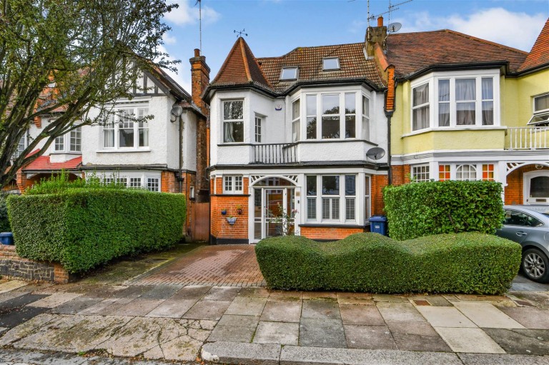 Clifton Avenue, Finchley Central, N3