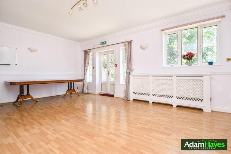 Southway, Totteridge, N20