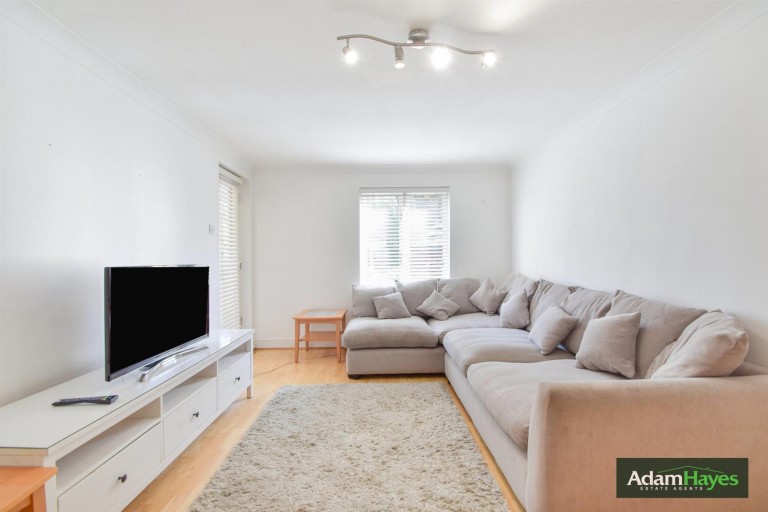 33Holden Road, Woodside Park, N12, 2 bedroom, Apartment