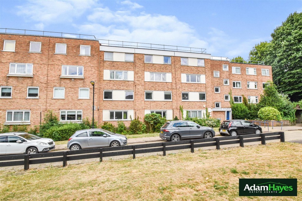 High Road, East Finchley, N2, 3 bedroom, Apartment