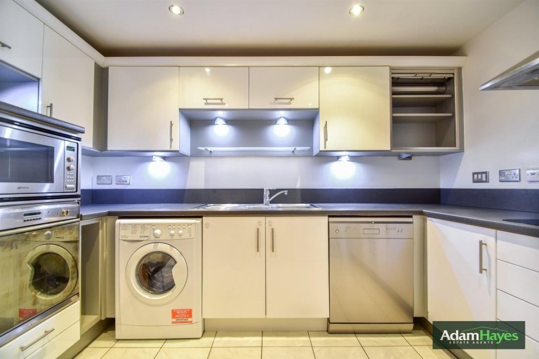 Kingsway, North Finchley, N12