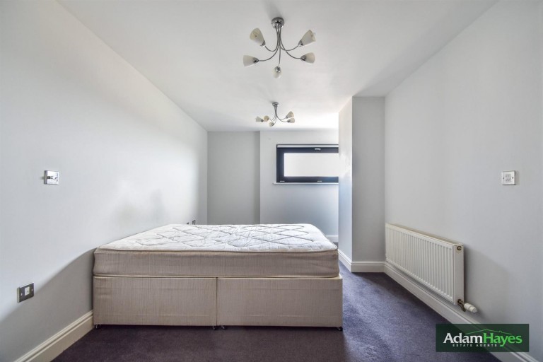 Kingsway, North Finchley, N12