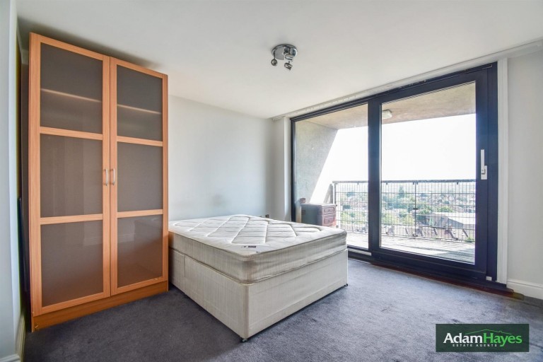 Kingsway, North Finchley, N12