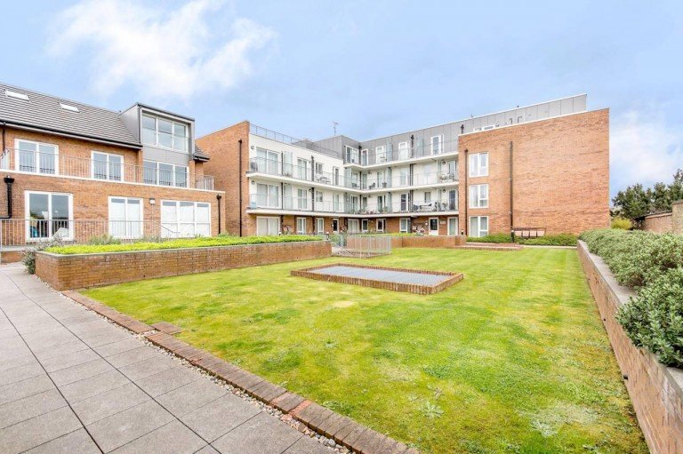 Lankaster Gardens, East Finchley, N2