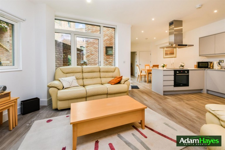 Edgewood Mews, Finchley Central, N3