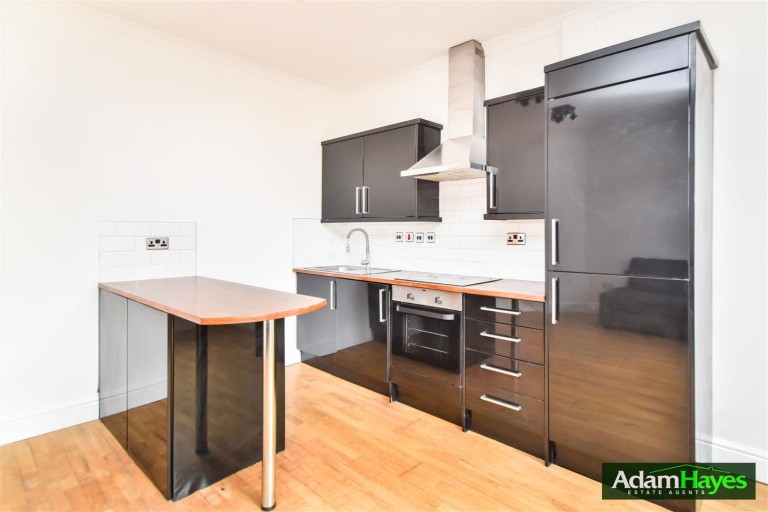 Cornwall Avenue, Finchley Central, N3