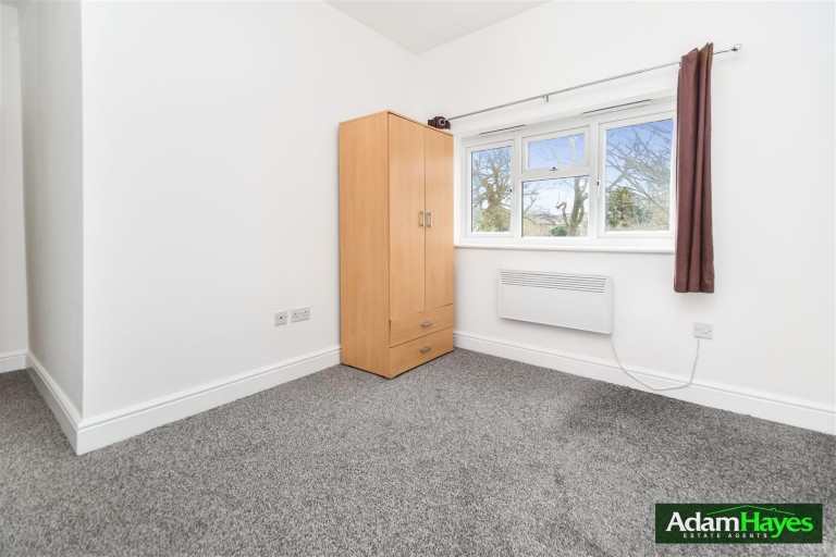 Cornwall Avenue, Finchley Central, N3