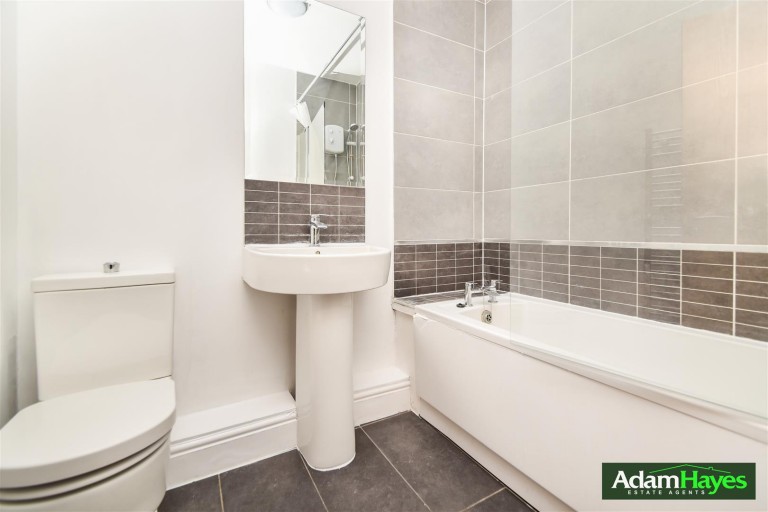 Cornwall Avenue, Finchley Central, N3
