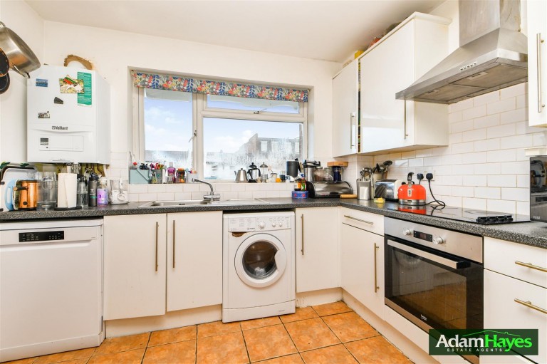 North Mount, High Road, N20