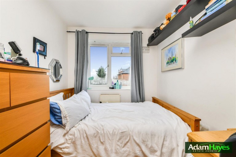 North Mount, High Road, N20