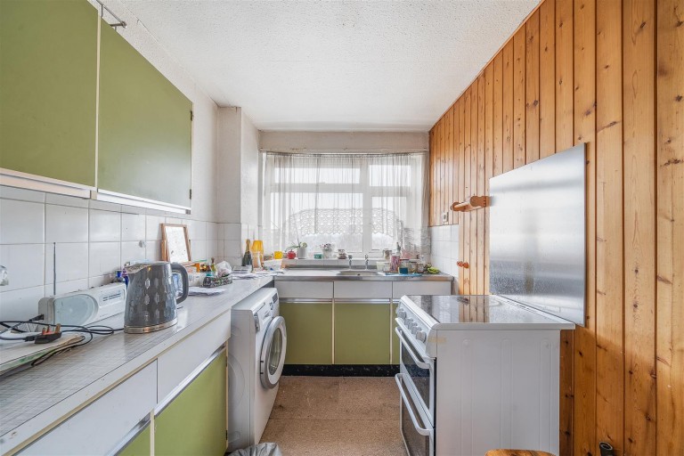 Moss Hall Grove, North Finchley, N12
