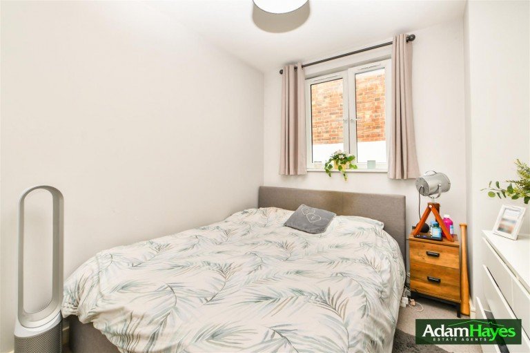 Hutton Grove, North Finchley N12