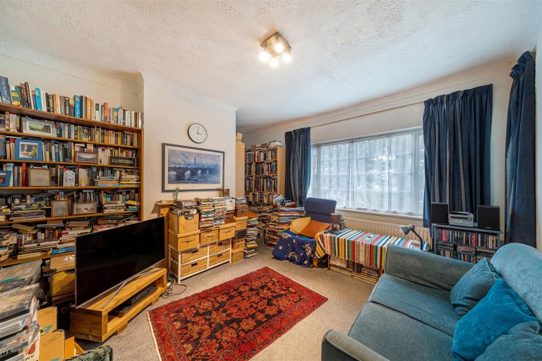 Nether Street, North Finchley, N12