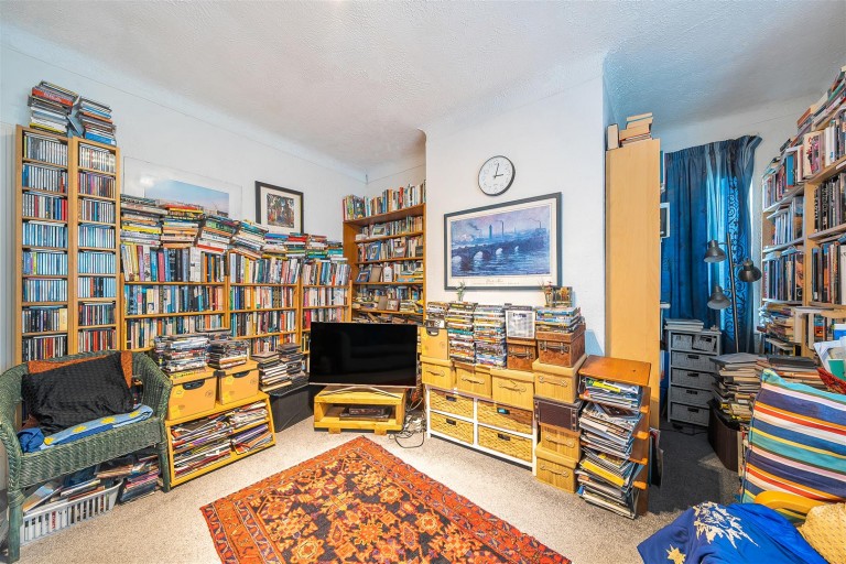 Nether Street, North Finchley, N12
