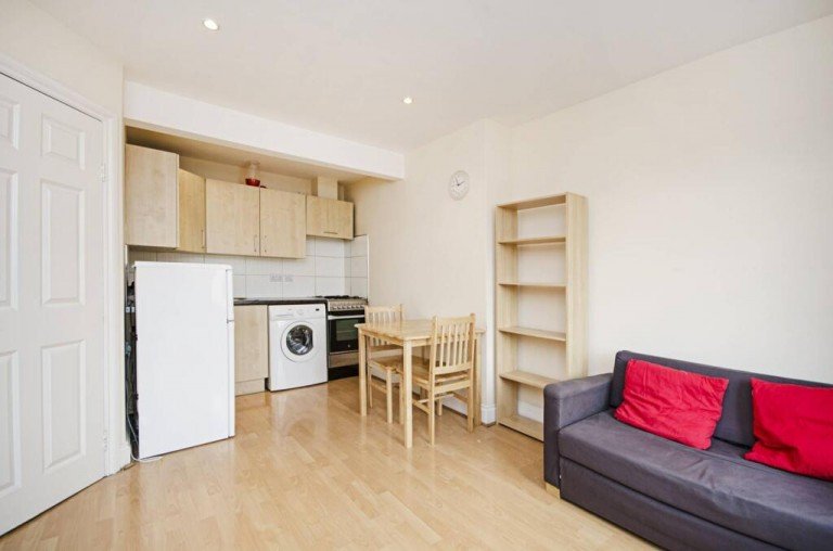Finchley Road, Temple Fortune, NW11