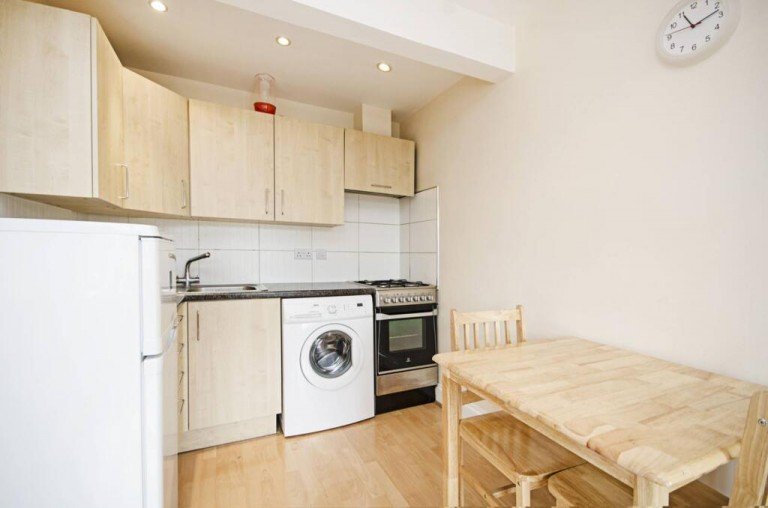 Finchley Road, Temple Fortune, NW11