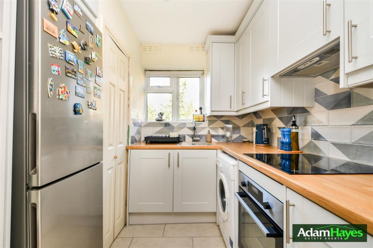 Burnbrae Close, North Finchley, N12