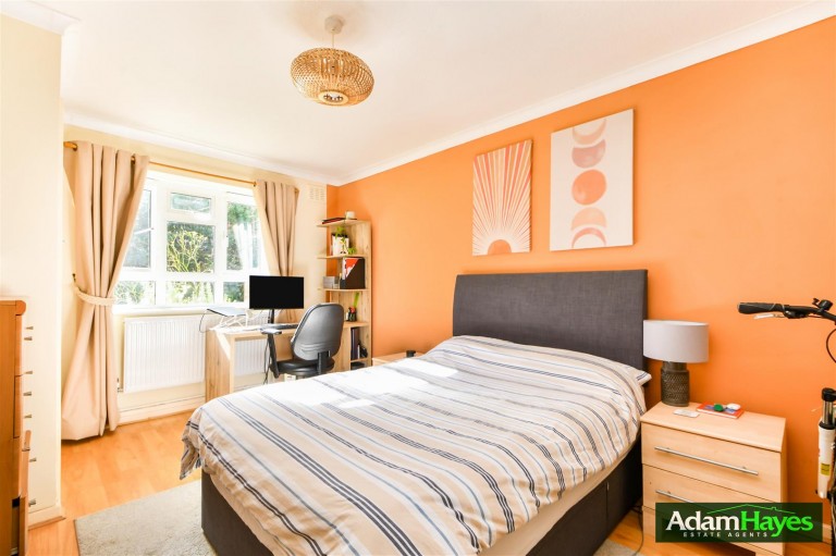 Burnbrae Close, North Finchley, N12