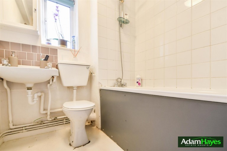 Burnbrae Close, North Finchley, N12