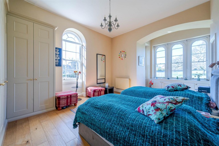 Royal Drive, Friern Barnet, N11