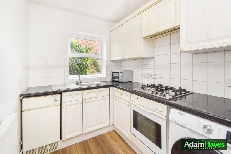 Holden Road, Woodside Park, N12