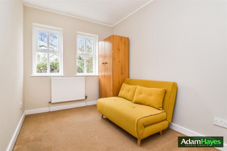 Holden Road, Woodside Park, N12