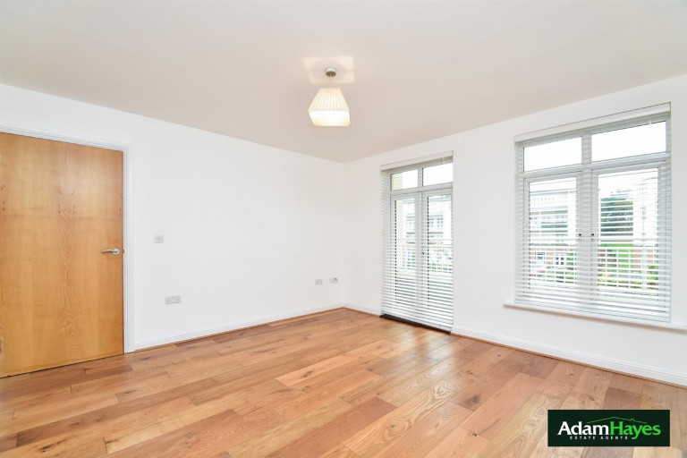Magdalene Gardens, Whetstone, N20