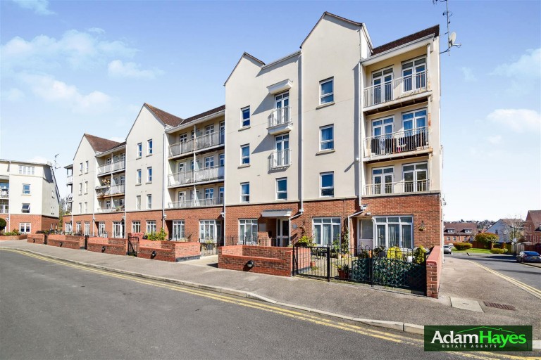 Magdalene Gardens, Whetstone, N20