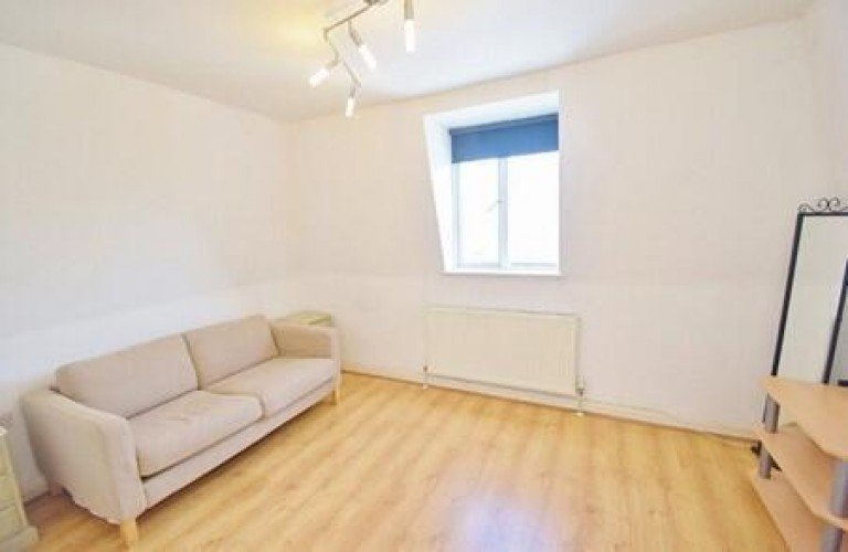 Dollis Road, Mill Hill East, NW7