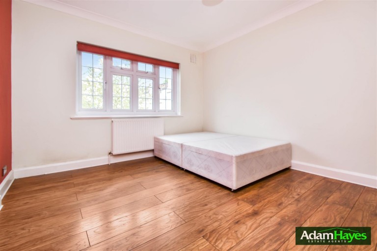 Etchingham Court, Finchley Central, N3