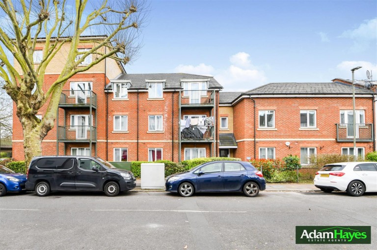Glebe Road, Finchley Central, N3