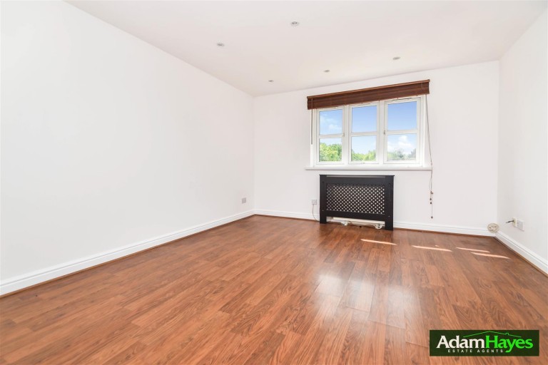 Simms Gardens, East Finchley, N2