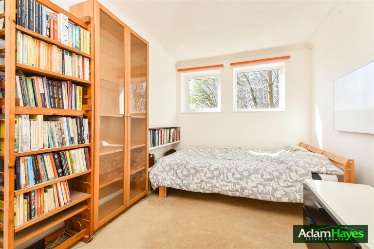 Holden Avenue, North Finchley, N12
