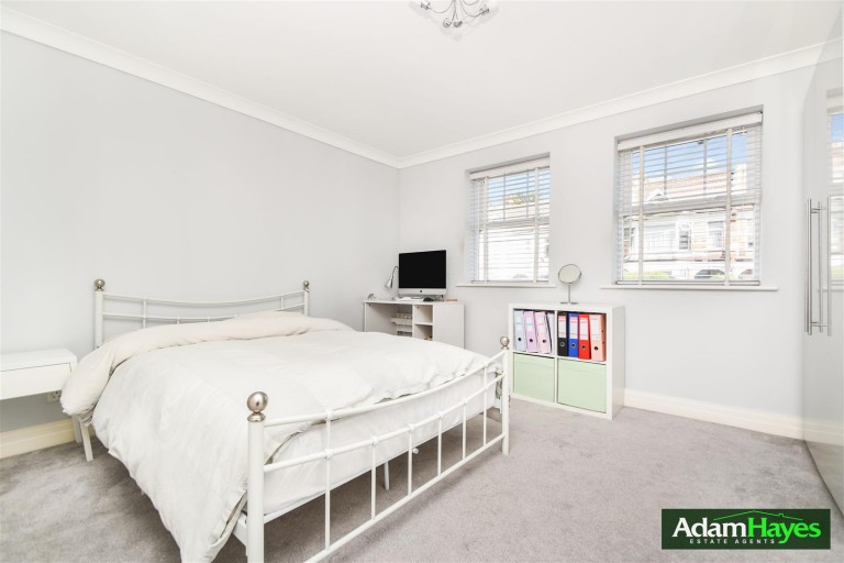 Woodside Lane, North Finchley, N12