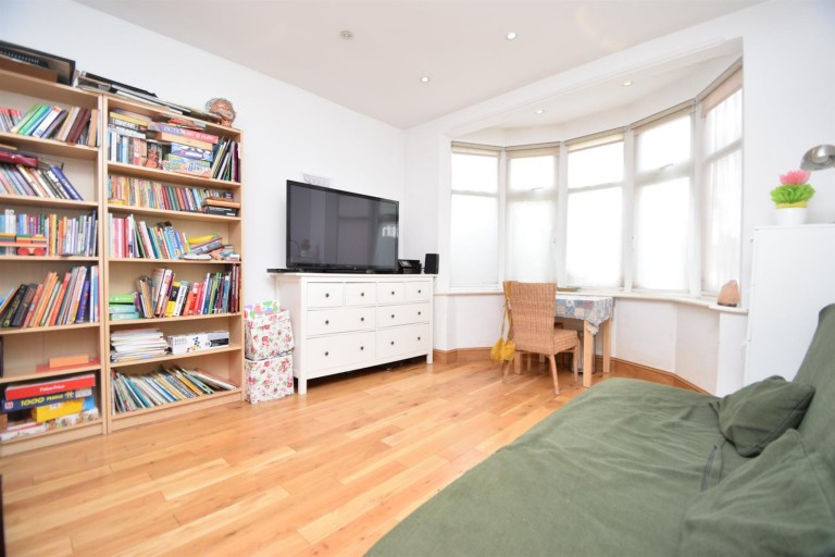 Leeside Crescent, Golders Green, NW11