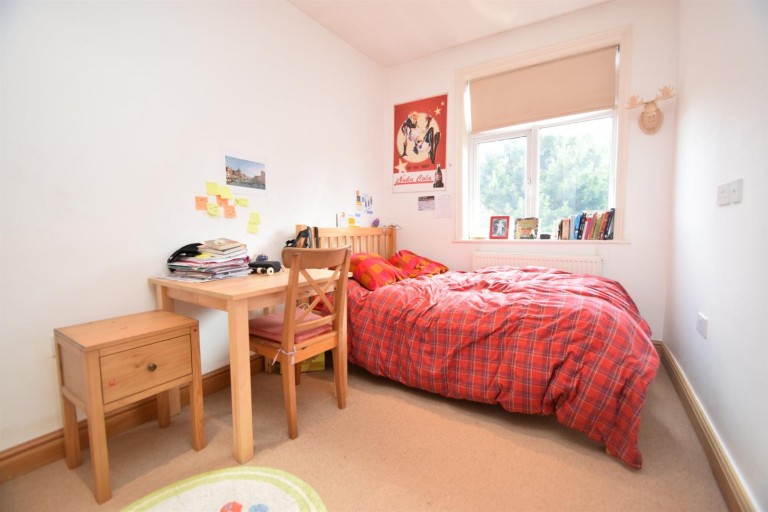 Leeside Crescent, Golders Green, NW11