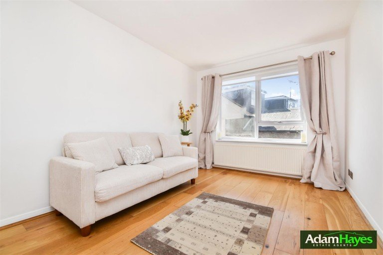 Nether Street, North Finchley, N12