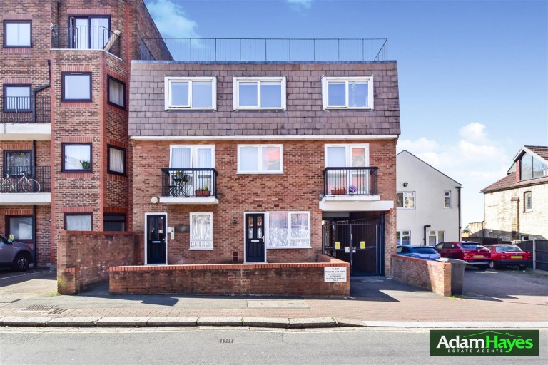 Nether Street, North Finchley, N12