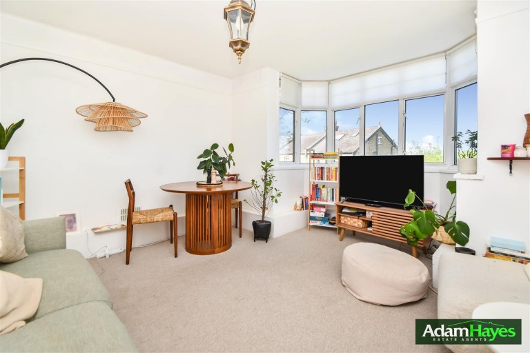 Oakleigh Road North, Whetstone, N20