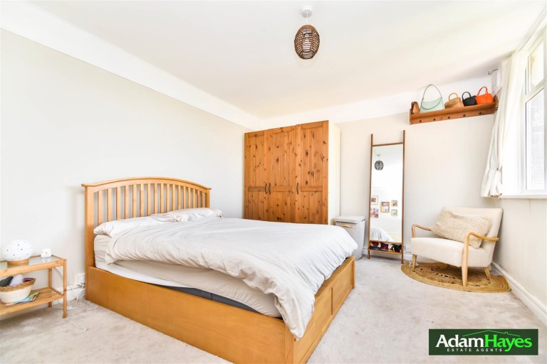 Oakleigh Road North, Whetstone, N20