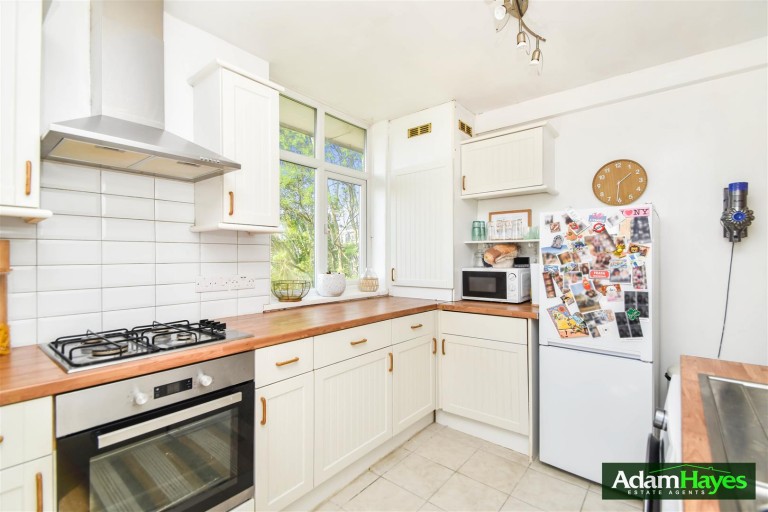 Oakleigh Road North, Whetstone, N20