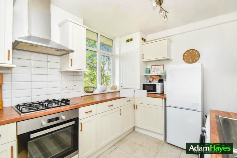 Oakleigh Road North, Whetstone, N20