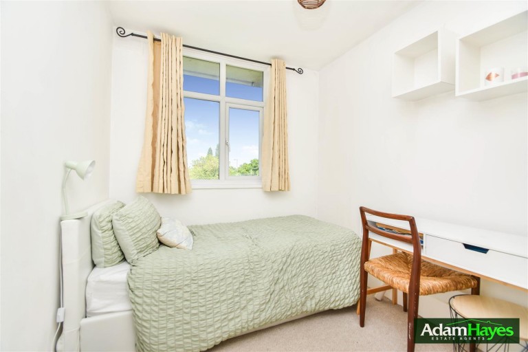 Oakleigh Road North, Whetstone, N20