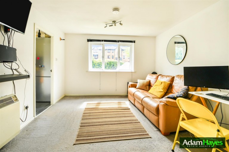 Taunton Drive, East Finchley, N2