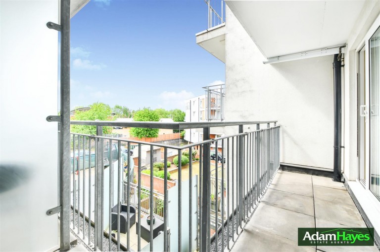 Lankaster Gardens, East Finchley, N2