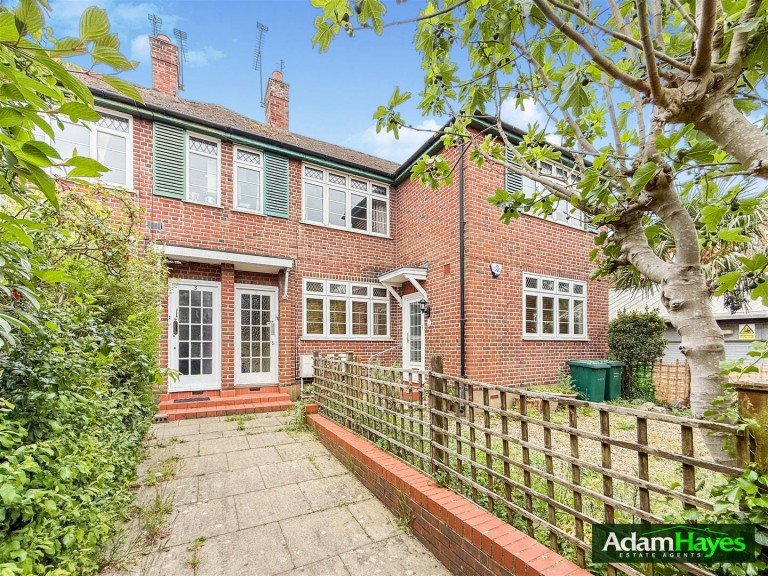 Buckingham Avenue, Whetstone, N12