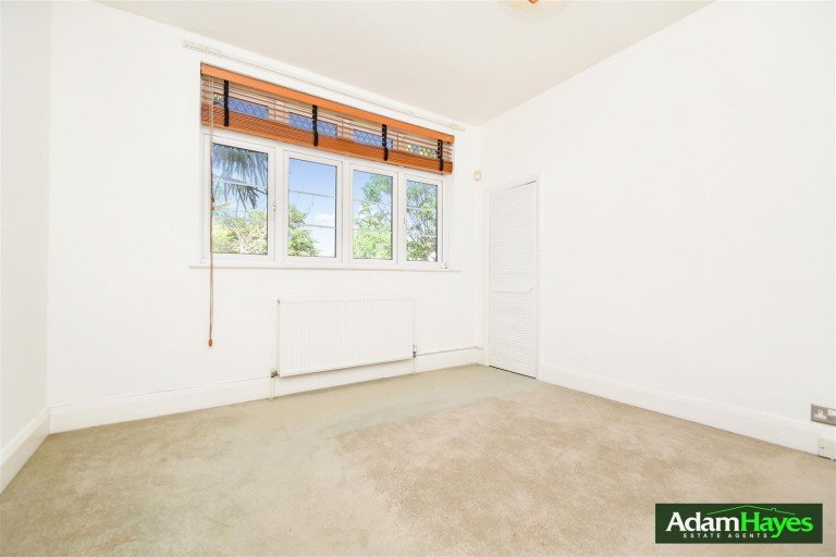 Buckingham Avenue, Whetstone, N12