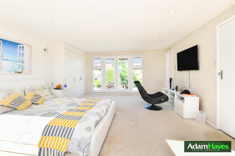 Michleham Down, North Finchley, N12